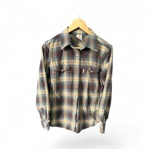 Carhartt Women's Flannel Style Button Down Shirt